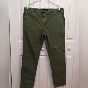 American Eagle Men's Extreme Flex Slim Olive Chinos Size 36W